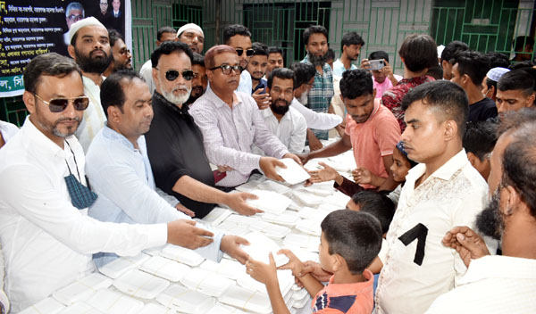 যুবদল নেতা মুসার উদ্যোগে দোয়া ও খাবার বিতরণ
