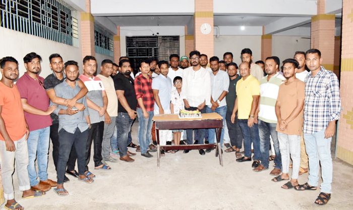 জন্মদিনে নেতাকর্মীদের ভালবাসায় সিক্ত ভিপি রাজিব