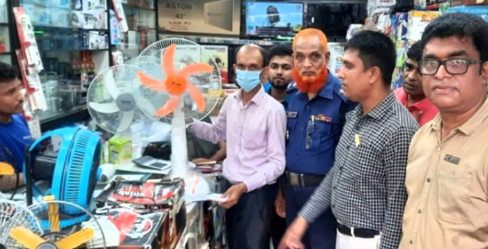 না:গঞ্জের ইলেক্ট্রনিক্স মার্কেটে ভোক্তা অধিকারের অভিযান