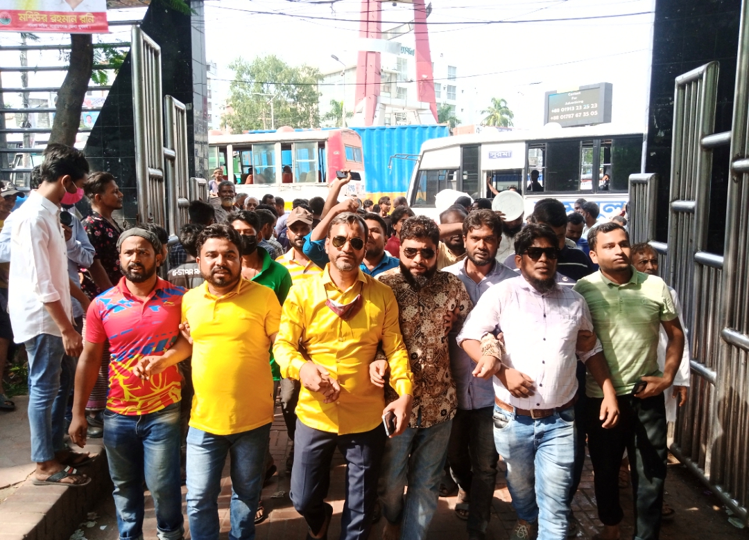 গ্যাস বিদ্যুতের দাবিতে জেলা মৎস্যজীবী দলের বিক্ষোভ