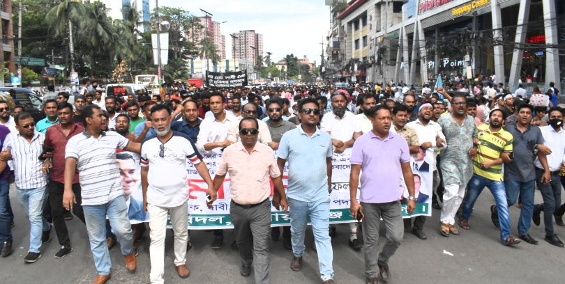 ঢাকায় মন্তু-সজলের নেতৃত্বে নারায়ণগঞ্জ মহানগর যুবদলের বিশাল শোডাউন