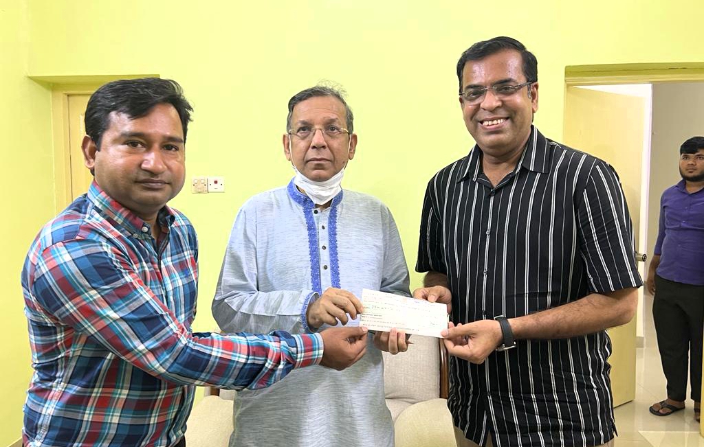 ডিজিটাল বার ভবন নির্মাণে আইনমন্ত্রীর ৩০ লাখ টাকার চেক প্রদান