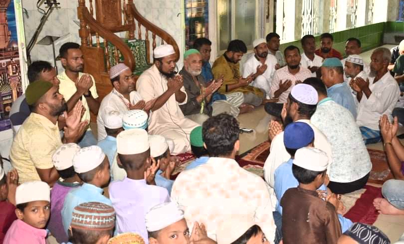 বিএনপি নেতা আজাদের পিতার মৃত্যুবার্ষিকীতে সজলের উদ্যোগে দোয়া