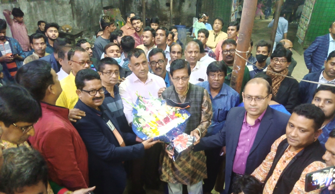 জন্মদিনে ফুলেল শুভেচ্ছায় সিক্ত শিখন সরকার শিপন