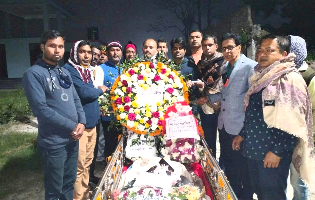 শ্যামল বিশ্বাসের পিতার মৃত্যুতে পূজা পরিষদের শ্রদ্ধা নিবেদন