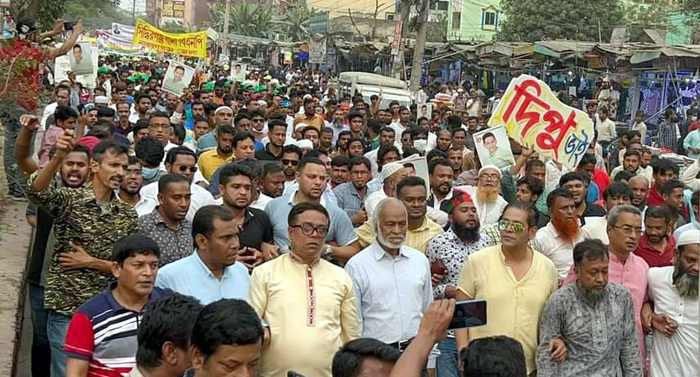 জেলা বিএনপির পদযাত্রায় নেতাকর্মীর ঢল