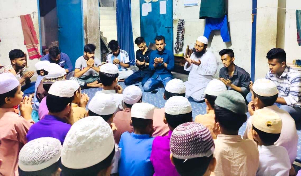 শামীম ওসমানের জন্মদিনে ৬নং ওয়ার্ড ছাত্রলীগের দোয়া