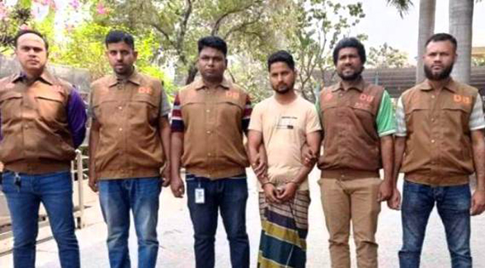 সোনারগাঁয়ে ডাবল মার্ডার মামলার আসামী মামুন গ্রেফতার