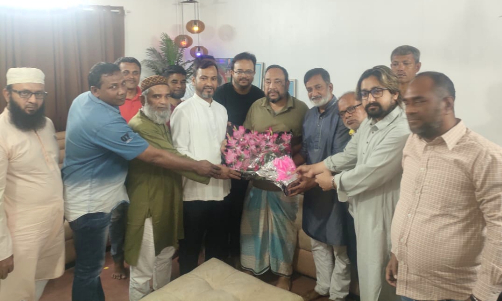 সংগঠনের প্রথম সভাপতি জামাল উদ্দিন কালুকে ফুল দিয়ে শুভেচ্ছা জানালো সদর থানা বিএনপি