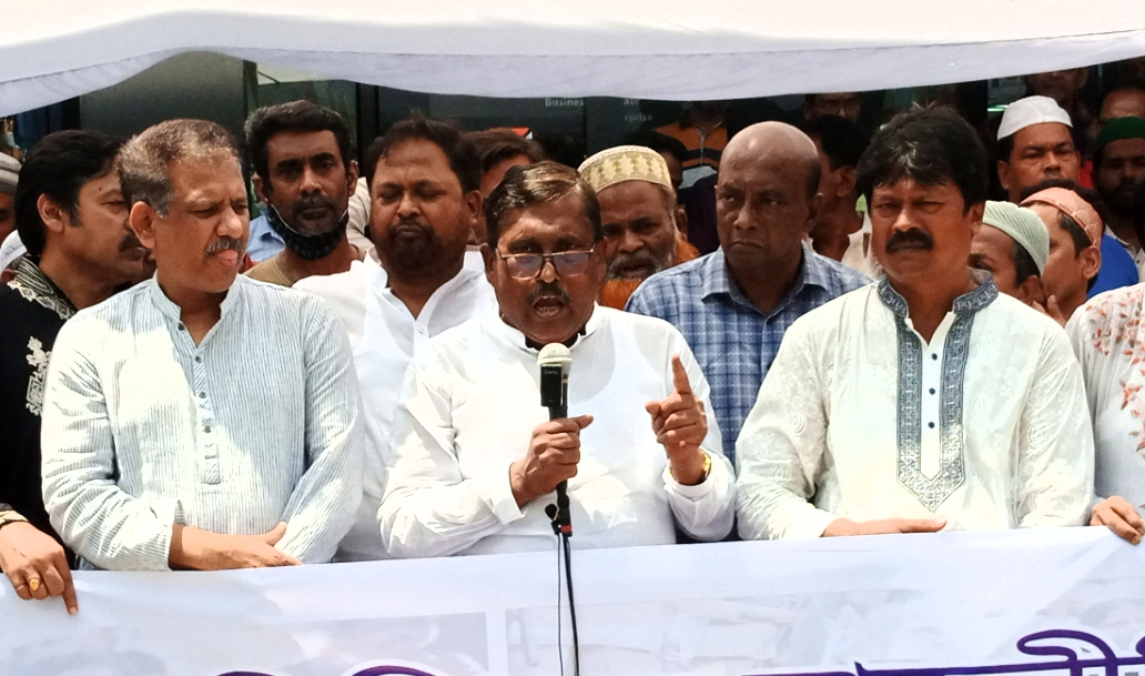 আনোয়ারকে খোকন সাহা “অনেক পেয়েছেন অন্যদের পাওয়ার সুযোগ দেন”