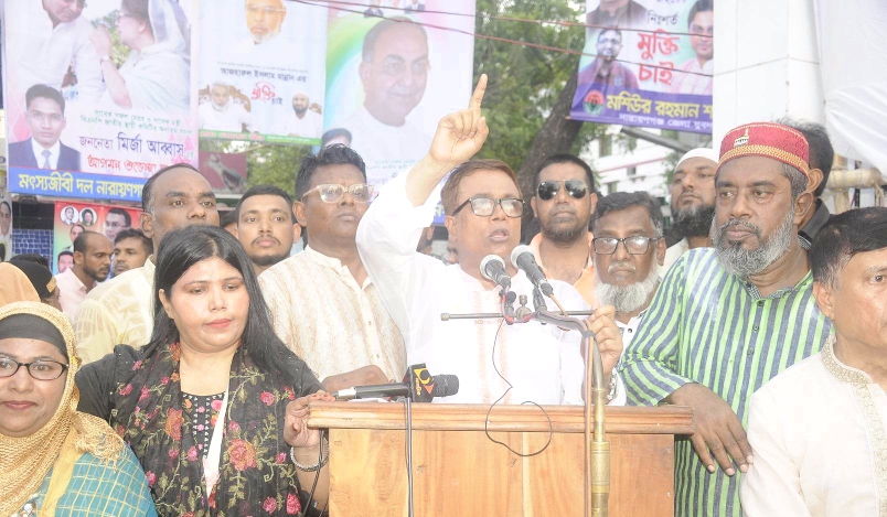 চাষাঢ়ায় বিএনপির জনসমাবেশে নেতাকর্মীদের ঢল