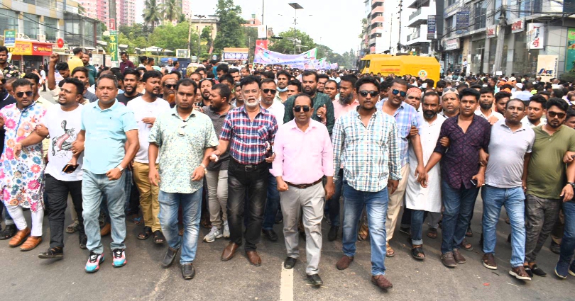 ঢাকার বিক্ষোভ সমাবেশে নারায়ণগঞ্জ মহানগর যুবদলের শোডাউন