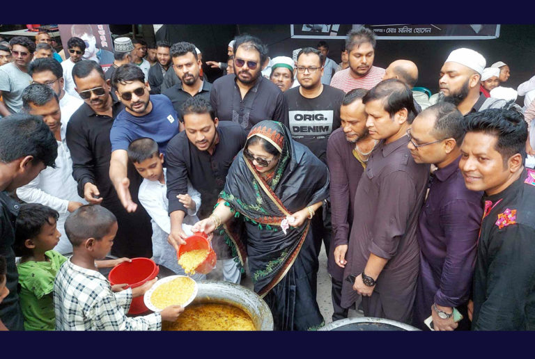 শোক‌ দিব‌সে আজ‌মেরী ওসমা‌নের প‌ক্ষে ম‌নির হো‌সে‌নের দোয়া ও খাবার বিতরণ