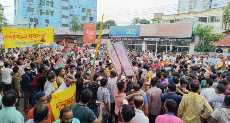 খালেদা জিয়ার মুক্তি ও উন্নত চিকিৎসার দাবিতে মহানগর বিএনপির সমাবেশ