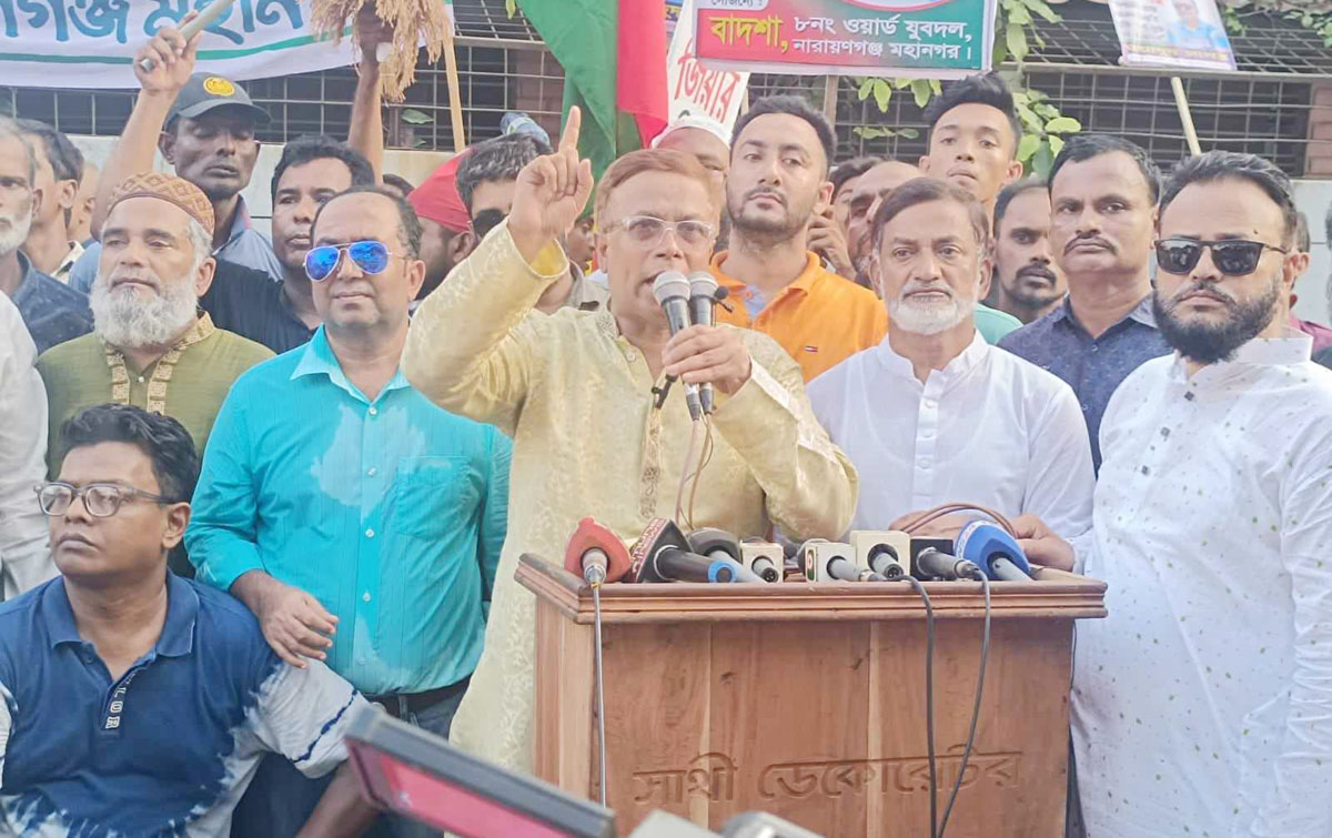 অবিলম্বে খালেদা জিয়াকে বিদেশে পাঠানোর দাবি জানিয়েছেন এড. সাখাওয়াত