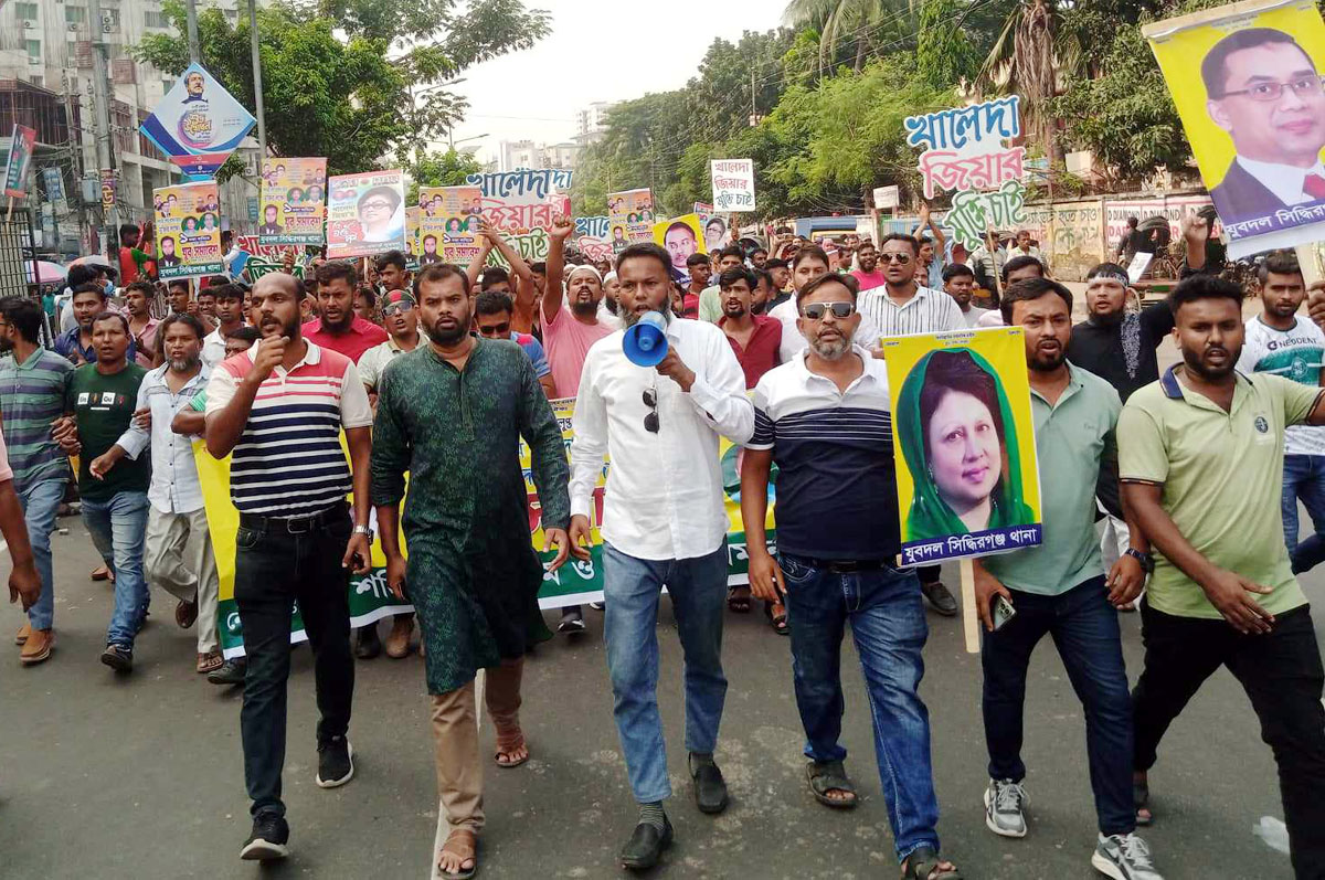 ঢাকার যুব সমাবেশে সহিদুল-আরমানের নজরকাড়া শোডাউন