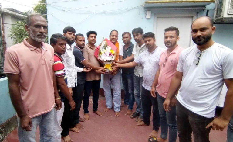 কারামুক্ত রিয়াদকে বন্দর থানা ও উপজেলা যুবদলের ফুলেল শুভেচ্ছা