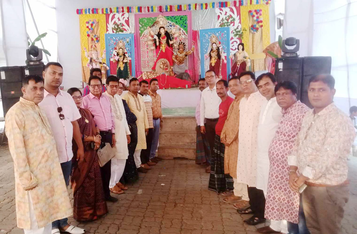 মহাসপ্তমিতে সিদ্ধিরগঞ্জ ও বন্দরের পূজা মন্ডপ পরিদর্শনে পূজা পরিষদ নেতৃবৃন্দ