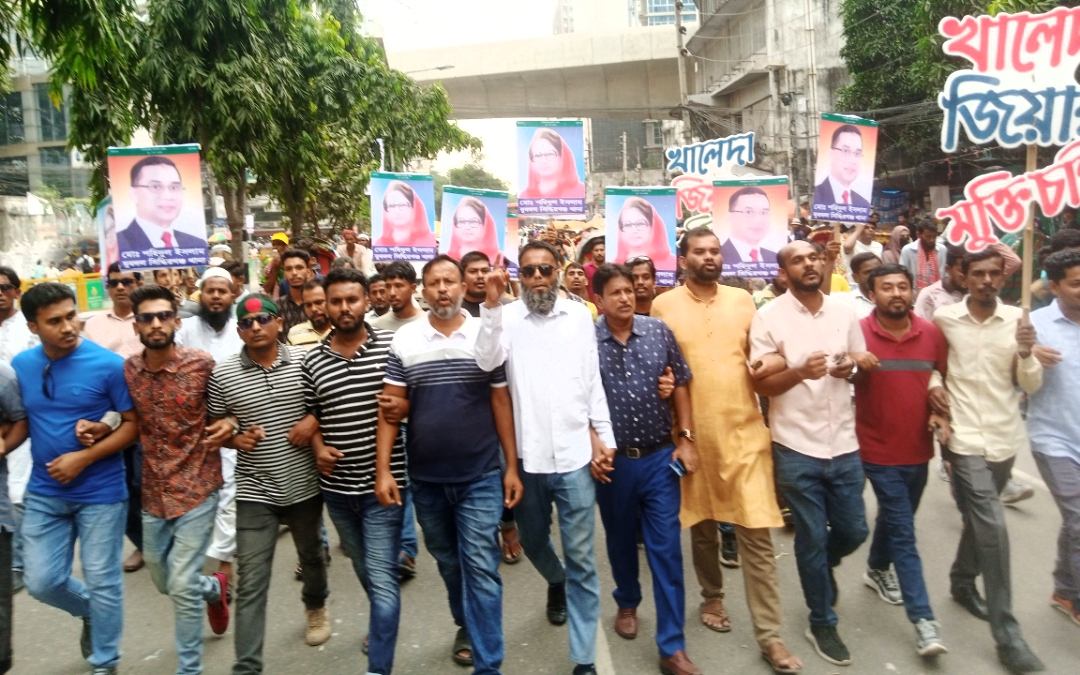 ঢাকার জনসমাবেশে সহিদুল-আরমানের বিশাল শোডাউন