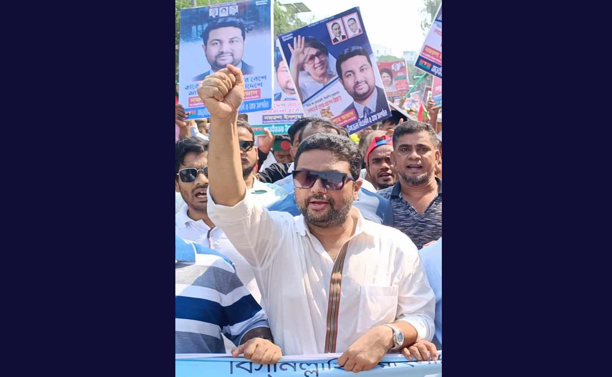 জেলা বিএনপিতে একাই লড়ছেন আজাদ