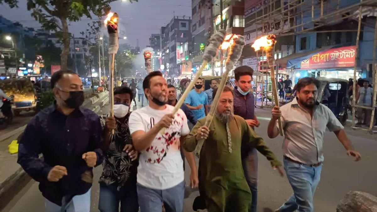 অবরোধের সমর্থনে মহানগর বিএনপির মশাল মিছিল