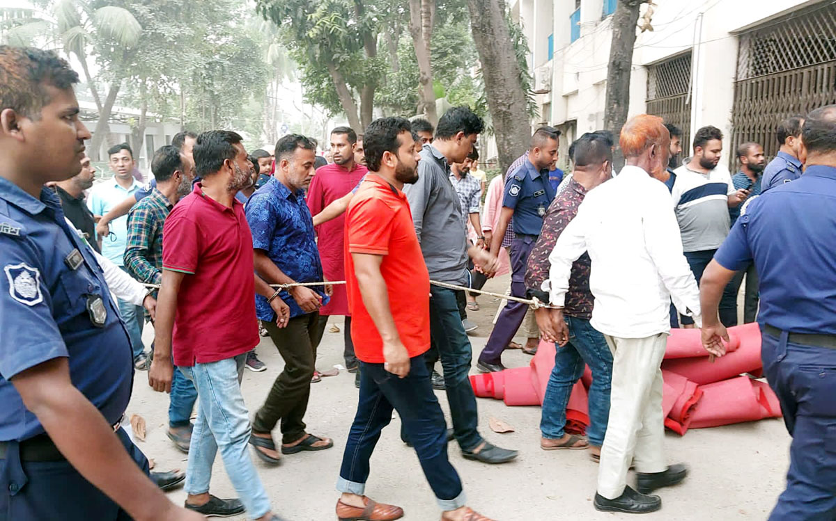 বিএনপি নেতা রাজিবসহ ১৫ আসামি রিমান্ডে