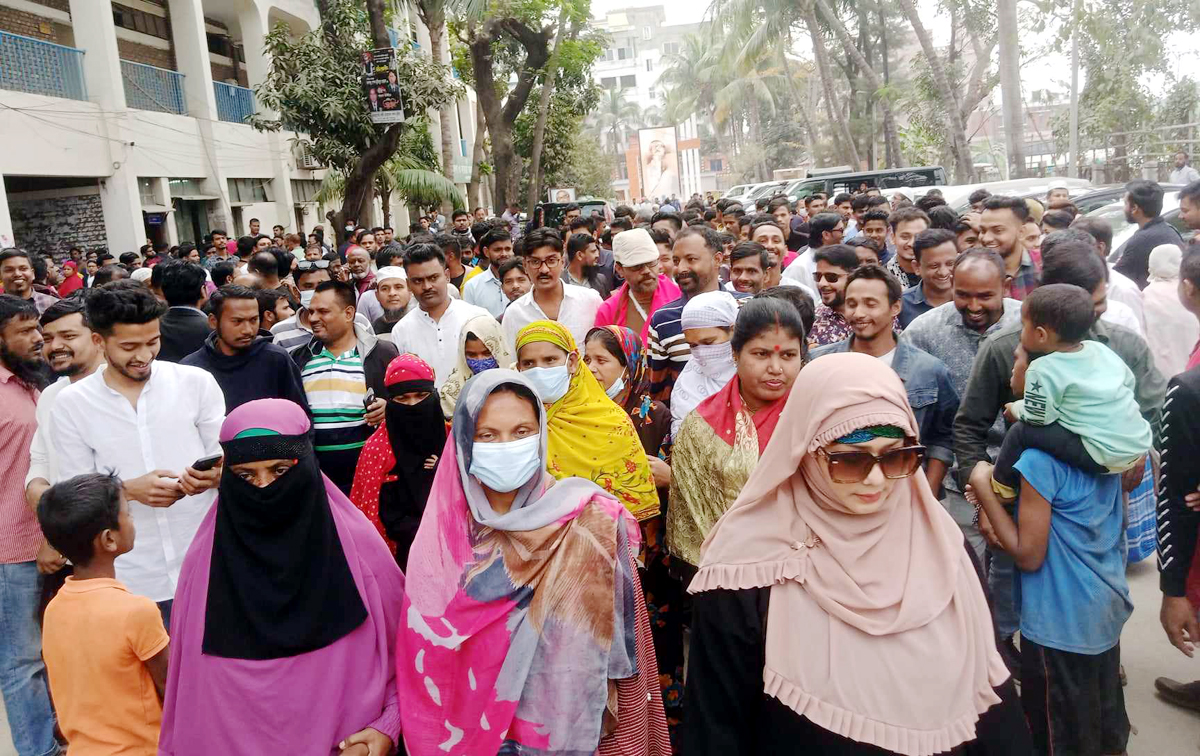 জাকির খানের মুক্তির দাবিতে আদালতপাড়ায় বিক্ষোভ মিছিল