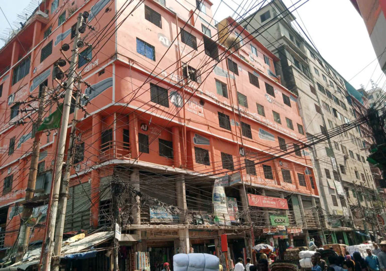 না:গঞ্জে ঝুঁকিপূর্ন তালিকার শীর্ষে হাবিব কমপ্লেক্স