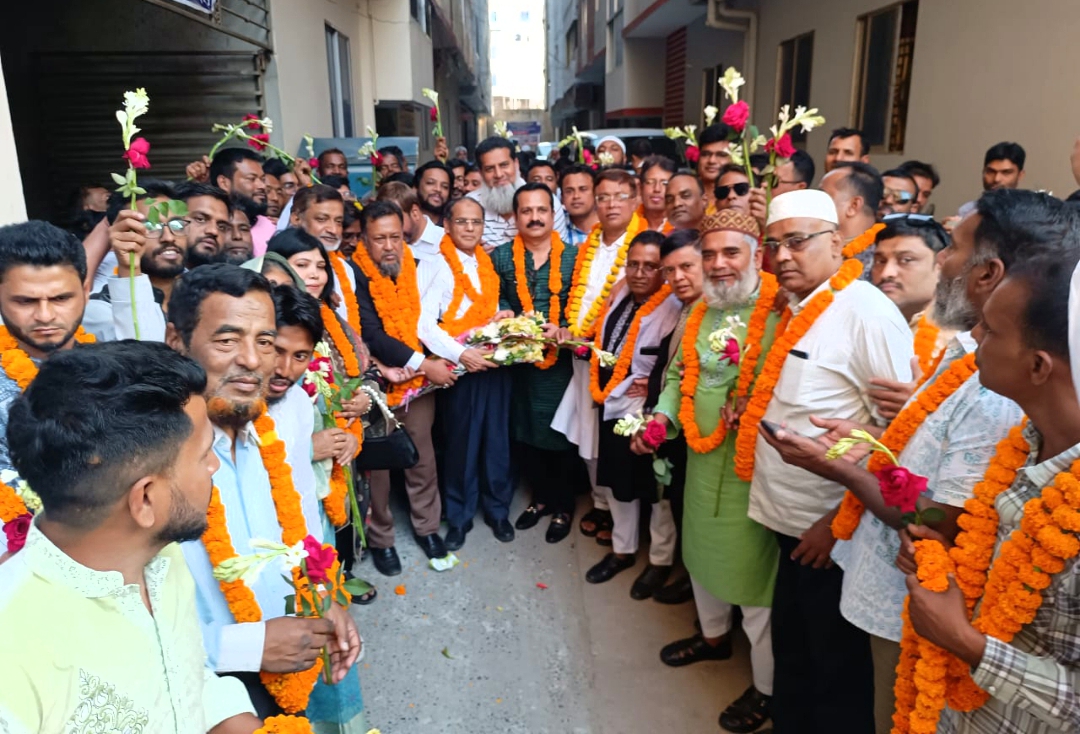 কারা নির্যাতিত নেতাকর্মীদের সংবর্ধনা দিলো মহানগর বিএনপি