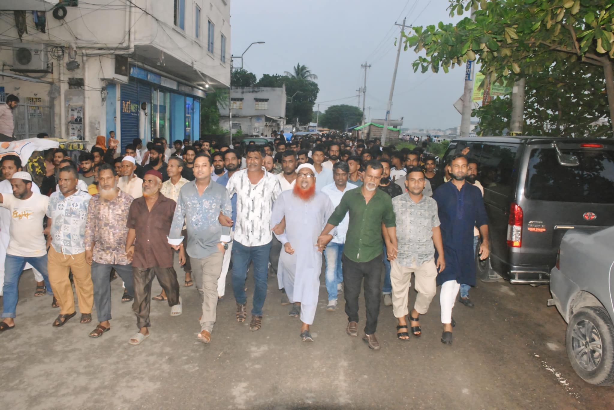 চাঁদাবাজ ও সন্ত্রাসীদের বিরুদ্ধে বন্দর থানা যুবদলের বিক্ষোভ মিছিল
