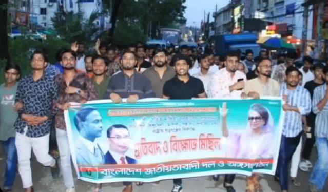 শহরে মুন্নার নেতৃত্বে সন্ত্রাস, চাঁদাবাজ ও মাদক কারবারিদের বিরুদ্ধে বিশাল শোডাউন