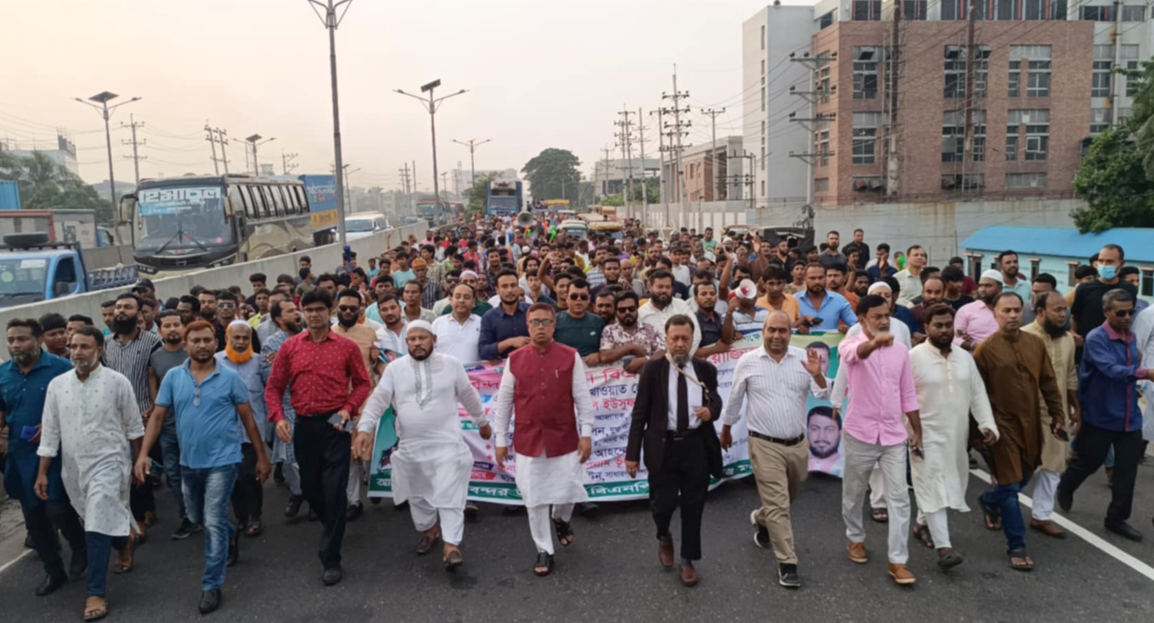 জাতীয় বিপ্লব ও সংহতি দিবস উপলক্ষে বন্দর উপজেলা বিএনপি’র বিশাল র‍্যালি