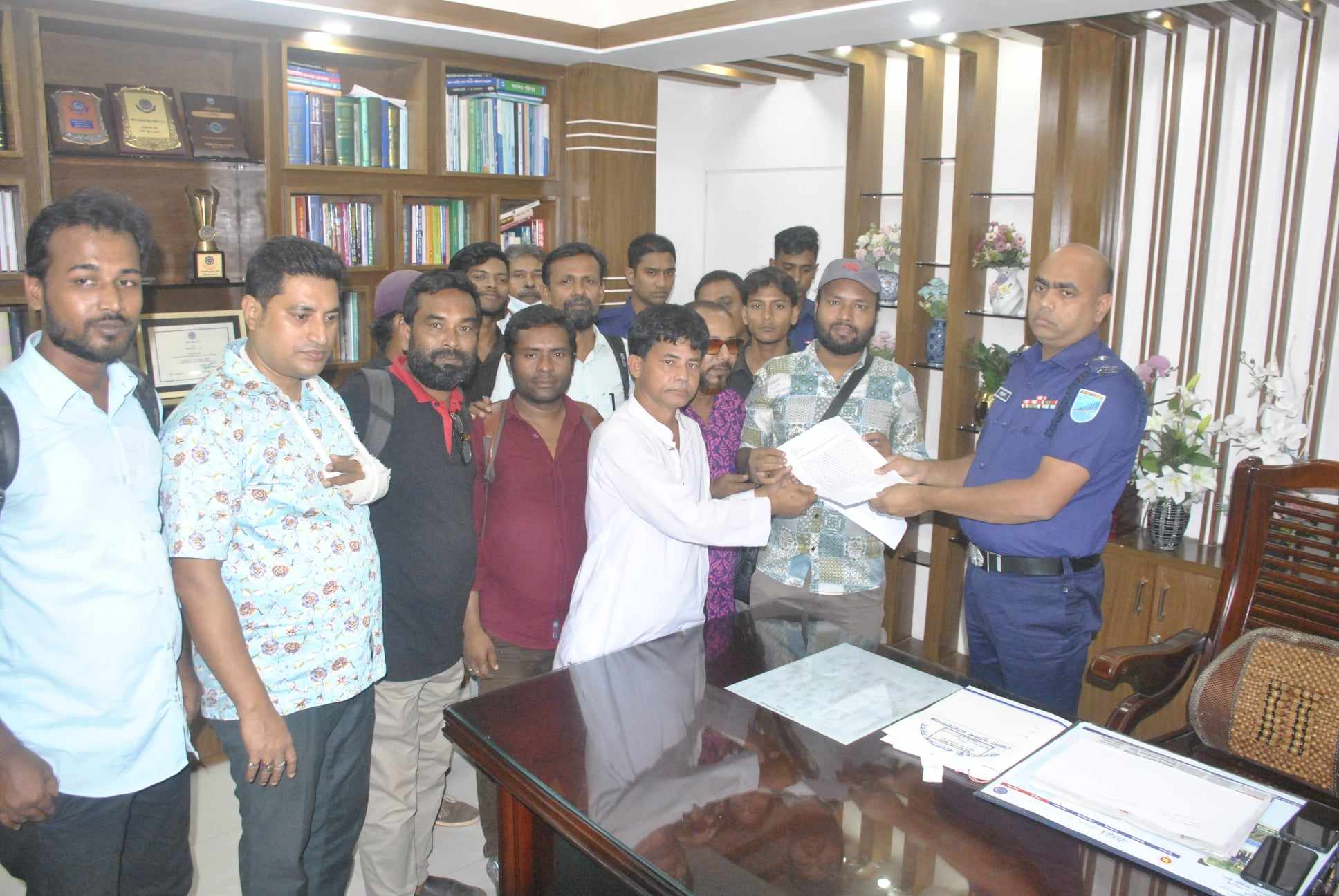 সাংবাদিক রনির উপর হামলাকারীদের গ্রেফতারে ৭২ ঘণ্টার আল্টিমেটাম