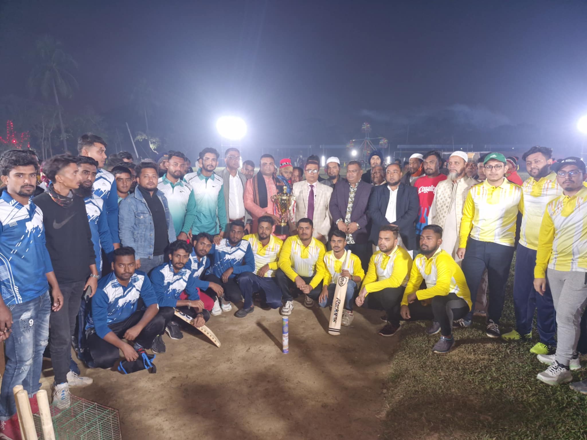 মহান বিজয় দিবস উপলক্ষে বন্দরে কোকো স্মৃতি সংসদের নাইট ক্রিকেট টুর্নামেন্ট অনুষ্ঠিত