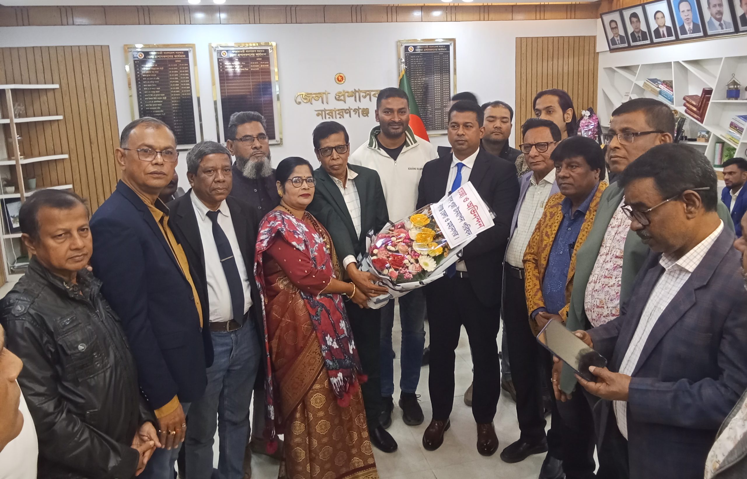 নবাগত জেলা প্রশাসকের সঙ্গে পূজা পরিষদের সৌজন্য সাক্ষাৎ