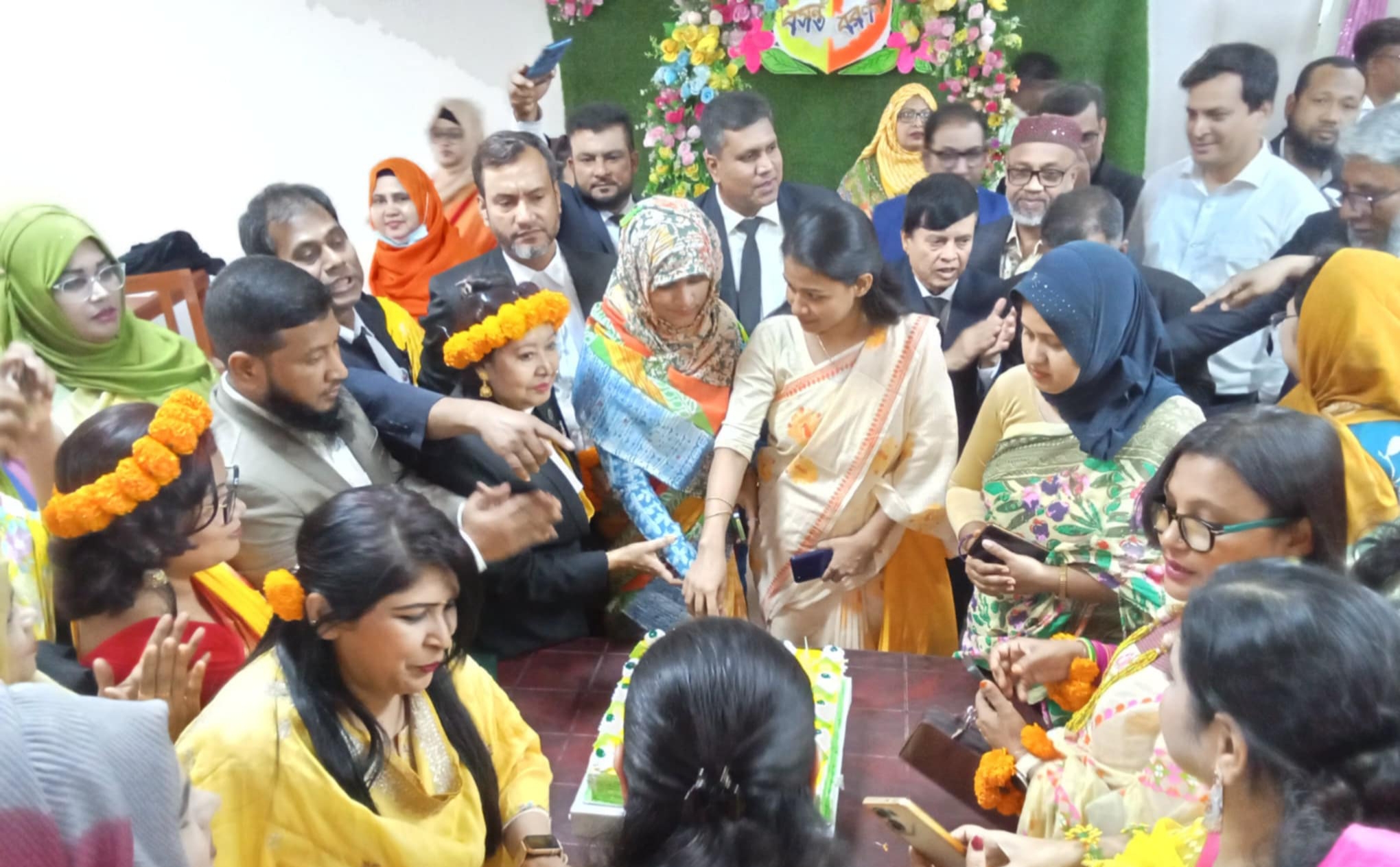 আইনজীবী সমিতিতে বসন্ত বরণ উৎসব