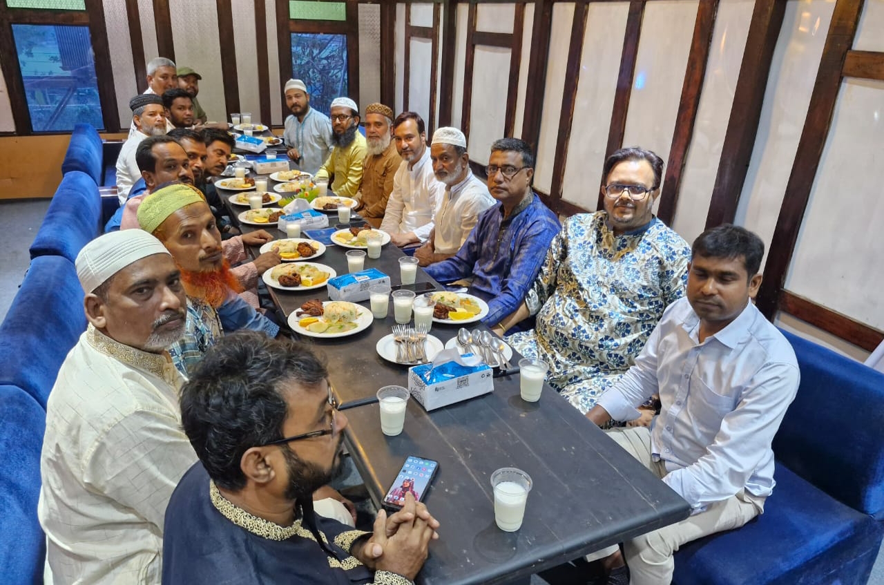 আনোয়ার প্রধানের উদ্যোগে ইফতার মাহফিল অনুষ্ঠিত