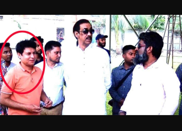 ছাত্রলীগ ক্যাডার ‘ককটেল রবিন’কে গ্রেফতারের দাবিতে ডিসি-এসপিকে স্মারকলিপি