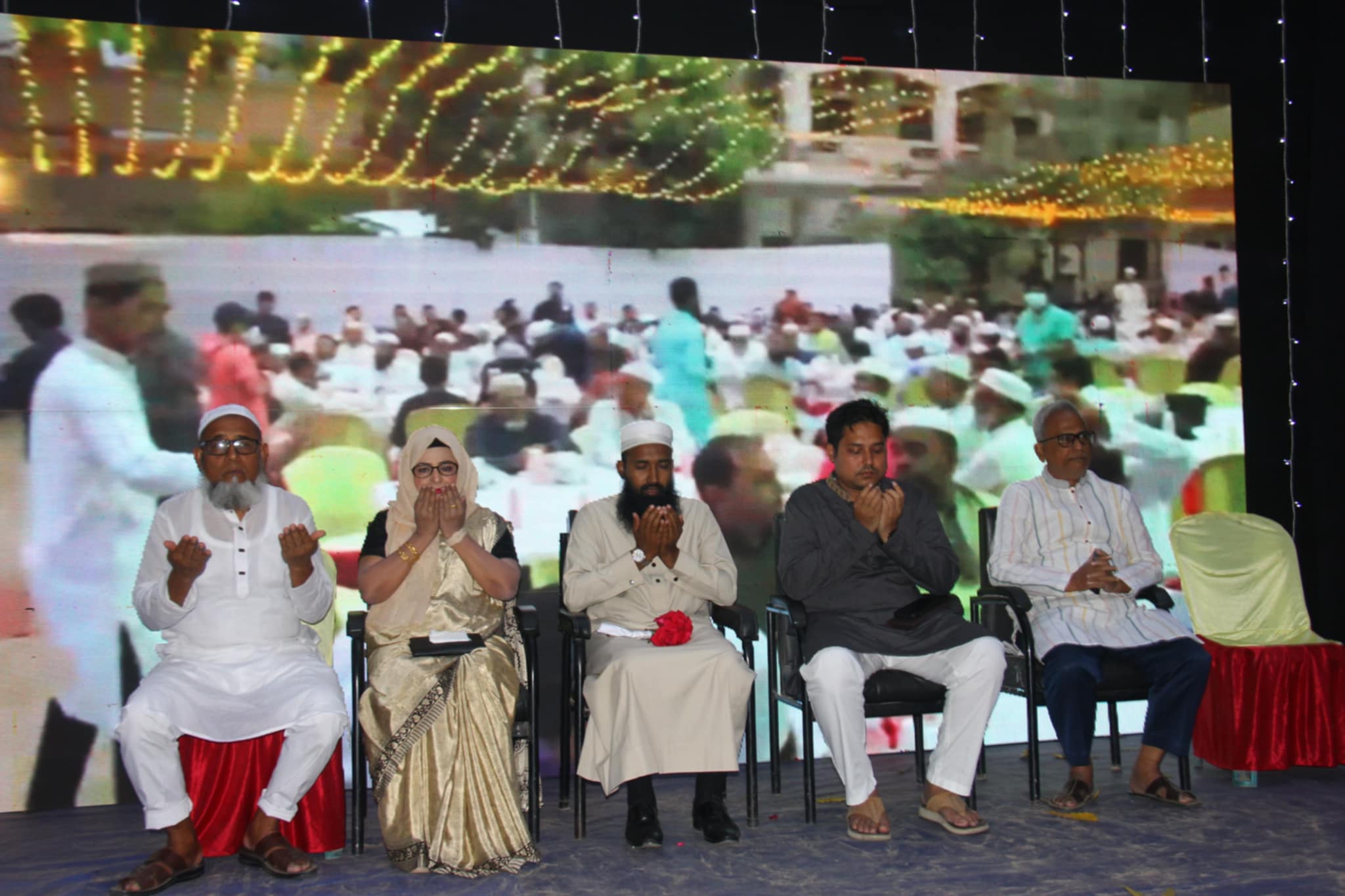 কাশীপুর উজির আলী স্কুলে প্রাক্তন শিক্ষার্থীদের ইফতার মাহফিল