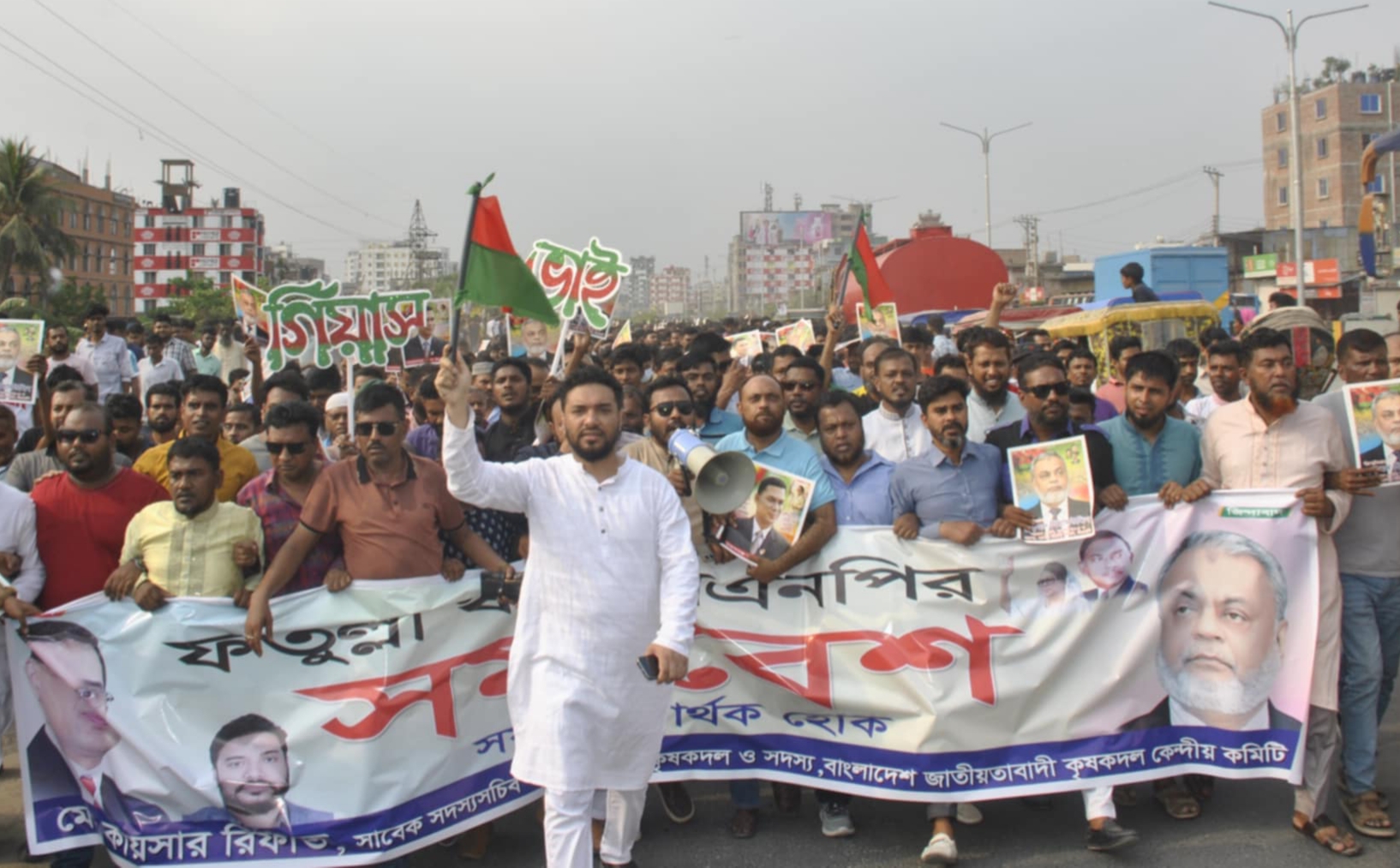 বিএনপির জনসভায় কায়সার রিফাতের বিশাল মিছিল