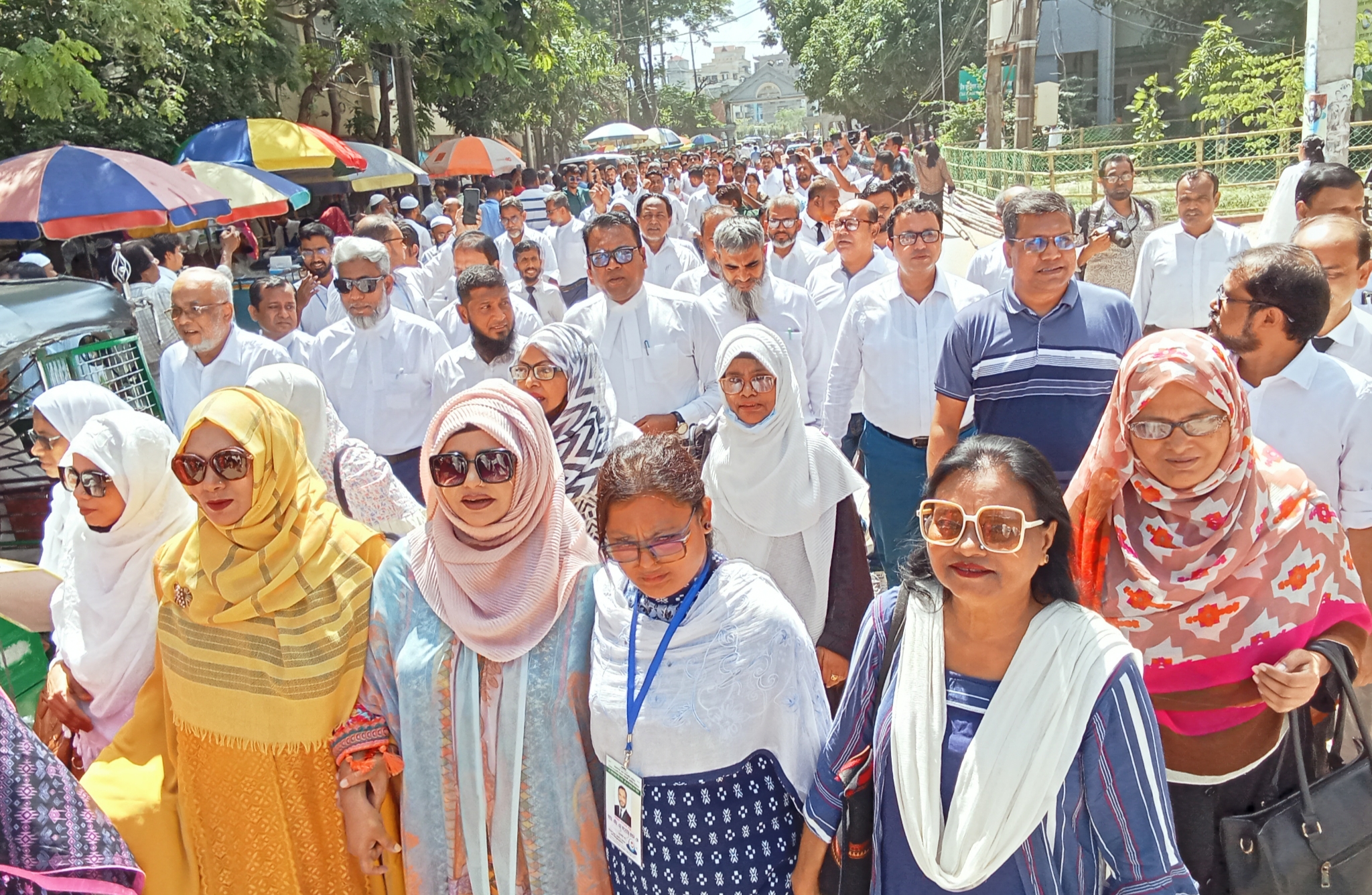 শেষ দিনে হুমায়ুন-আনোয়ার পরিষদের জমজমাট প্রচারণা