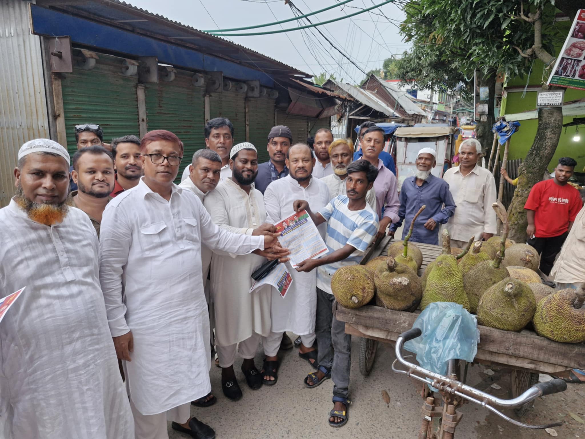 বন্দরে মহানগর বিএনপির লিফলেট বিতরণ