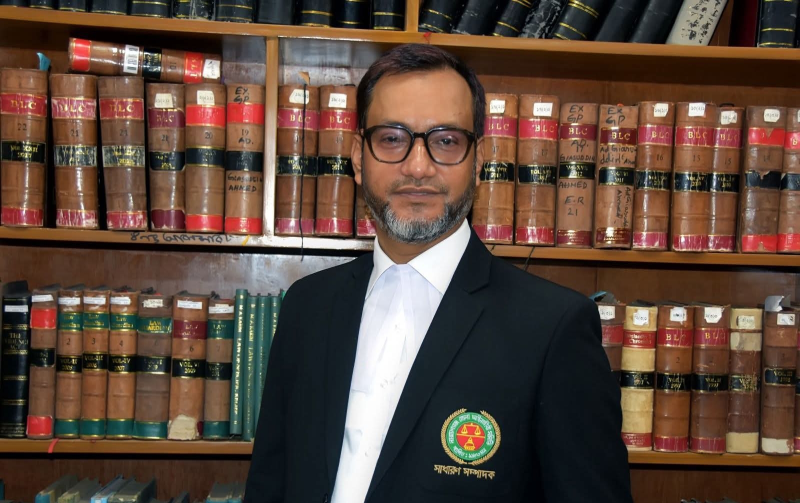 দীর্ঘ লড়াই সংগ্রামের ইতিহাস এগিয়ে রাখছে আনোয়ার প্রধানকে