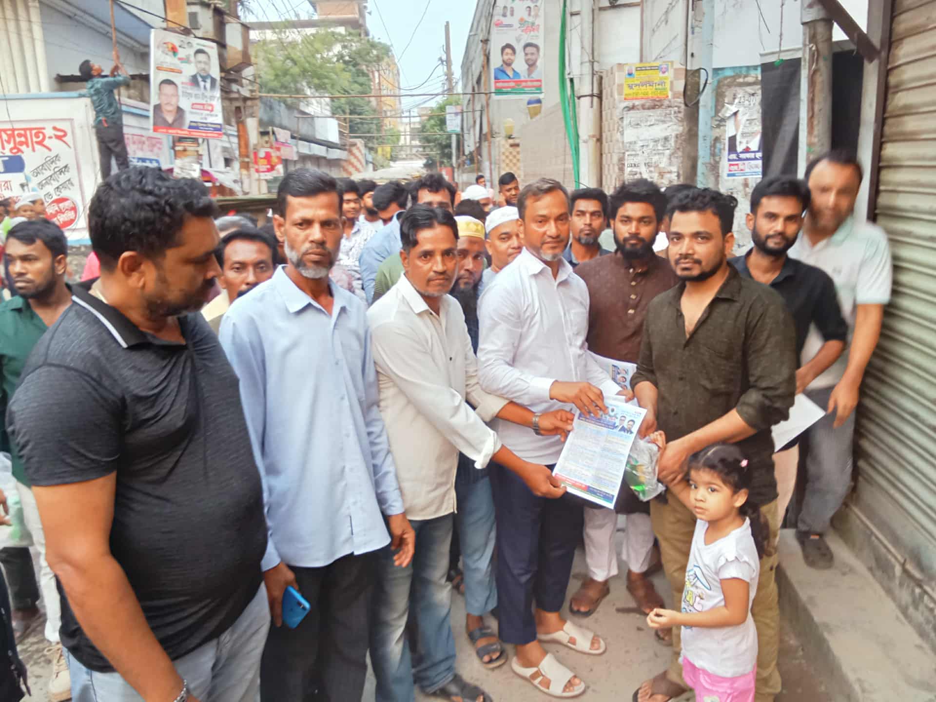 মাসদাইরে আনোয়ার প্রধানের উদ্যোগে লিফলেট বিতরণ