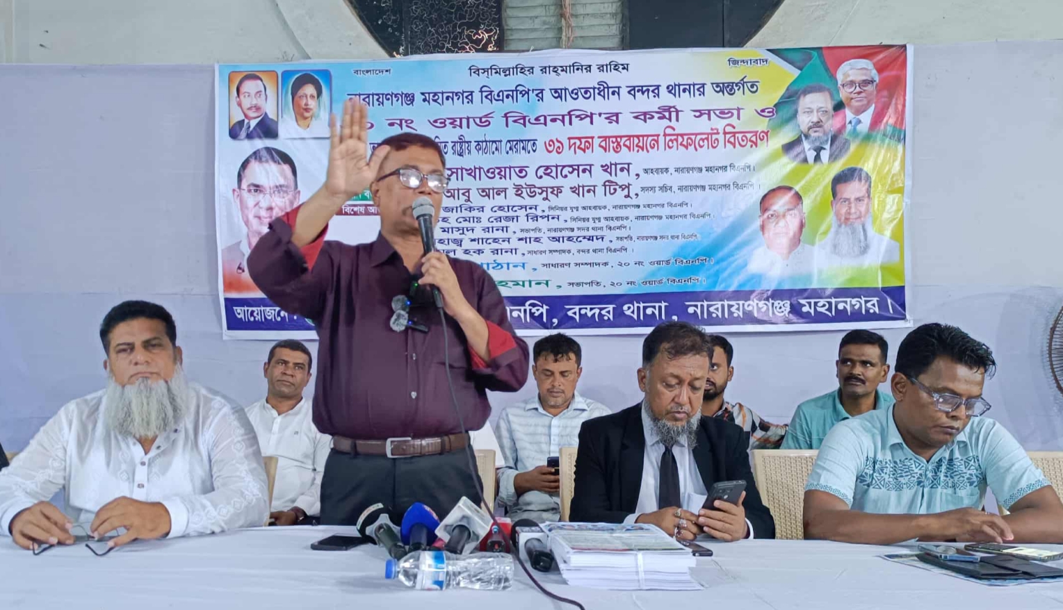 শিল্পপতিরা ঝড়ের দিনে আম কুড়াতে এসেছে: সাখাওয়াত