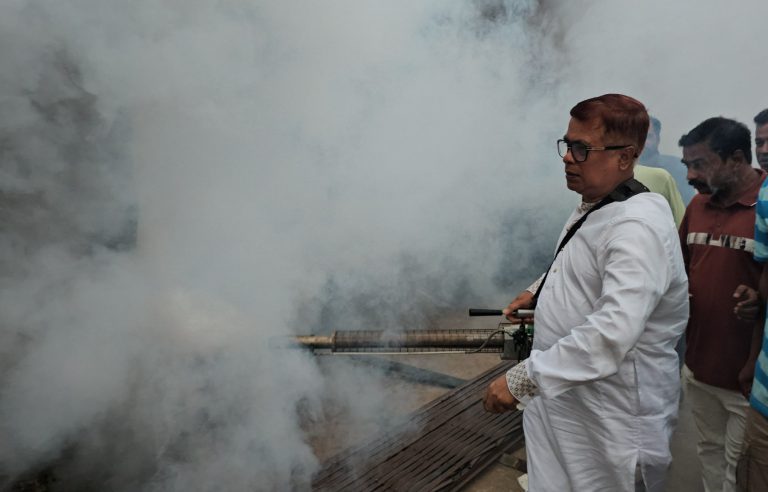 ‎ডেঙ্গু প্রতিরোধে মহানগর বিএনপির মশক নিধন কর্মসূচি পালন