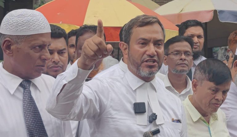 “আপনার টাকাকে আইনজীবীরা গোনায় ধরে না” মডেল মাসুদকে আনোয়ার প্রধান