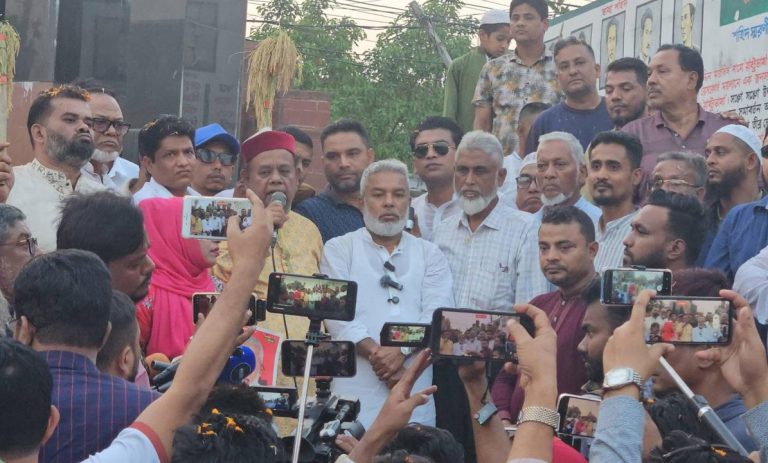 ৯ নং ওয়ার্ডে ধানের শীষের পক্ষে মান্নানের নির্বাচনী প্রচারনা