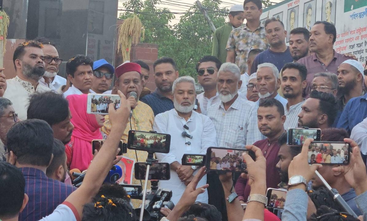 ৯ নং ওয়ার্ডে ধানের শীষের পক্ষে মান্নানের নির্বাচনী প্রচারনা