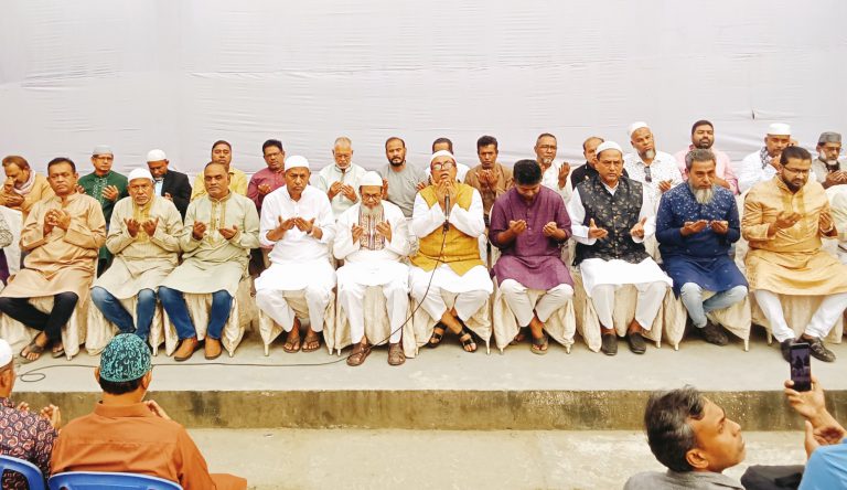 খালেদা জিয়ার সুস্থতা কামনায় মহানগর বিএনপির দোয়া